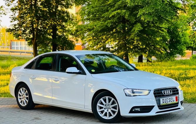 Audi A4 cena 47900 przebieg: 204535, rok produkcji 2013 z Ząbki małe 742